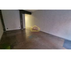 Local comercial en plena avenida junto corte ingles con 100m2 en planta y 150m2