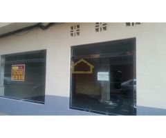 Oportunidad! Negocio en funcionamiento! IDEAL INVERSIÓN! Local bar-restaurante.