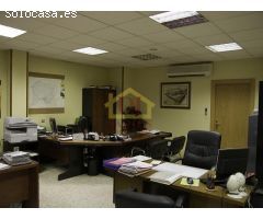 Chalet pareado de 350m2 útiles en san morales. Dispone de 6 dormitorios, 4 baños