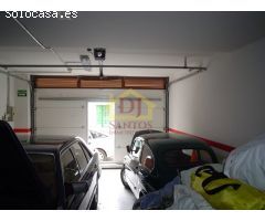 Chalet pareado de 350m2 útiles en san morales. Dispone de 6 dormitorios, 4 baños