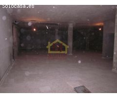 Local en zona centro con una superficie útil de 400m2. 190m2 de local en bruto