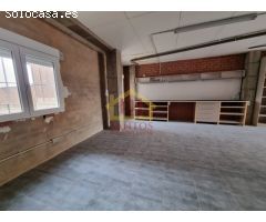 Local en alquiler ideal para profesionales, con capacidad para 4 o 5 coches.