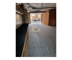 Local en alquiler ideal para profesionales, con capacidad para 4 o 5 coches.