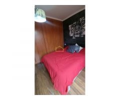 Amplio apartamento con Terraza, salón doble con balcón exterior. Y trastero.