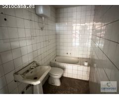 Local C/ Segovia, 4