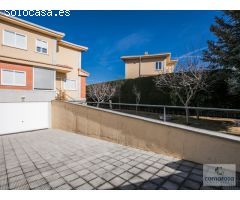 Venta de chale pareado en C/ Puerto de Serranillos, 31
