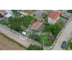TERRENO PLANO CON CASITA PARA REFORMAR