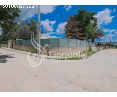 TERRENO PLANO CON CASITA PARA REFORMAR
