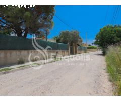 TERRENO PLANO CON CASITA PARA REFORMAR