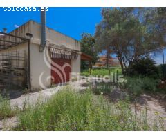 TERRENO PLANO CON CASITA PARA REFORMAR