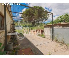 TERRENO PLANO CON CASITA PARA REFORMAR