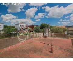 TERRENO PLANO CON CASITA PARA REFORMAR