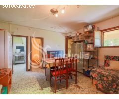 TERRENO PLANO CON CASITA PARA REFORMAR