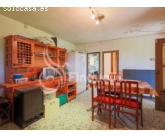 TERRENO PLANO CON CASITA PARA REFORMAR