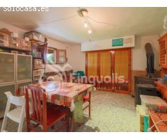 TERRENO PLANO CON CASITA PARA REFORMAR