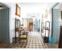 Casa señorial en pleno centro con jardín