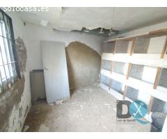 Gran oportunidad en Los Molares, casa planta baja a reformar con amplia parcela,