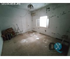 Gran oportunidad en Los Molares, casa planta baja a reformar con amplia parcela,