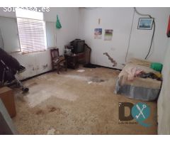 Gran oportunidad en Los Molares, casa planta baja a reformar con amplia parcela,
