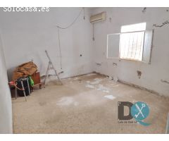 Gran oportunidad en Los Molares, casa planta baja a reformar con amplia parcela,