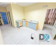 Oportunidad de Inversión: Bajo con Potencial para Vivienda en centro de Utrera