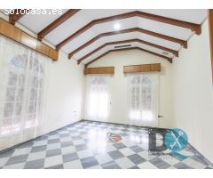 Venta en exclusiva Chalet independiente en barriada de San Sebastian, Utrera.