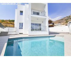 Vive el Lujo Mediterráneo: Casa de Ensueño a 5 Minutos del Centro de Nerja