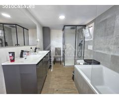 Villa Exótica: Un Refugio Moderno con Vistas Sublimes en Nerja