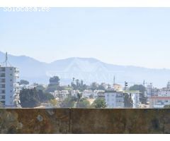 Villa Exótica: Un Refugio Moderno con Vistas Sublimes en Nerja