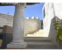 Villa Exótica: Un Refugio Moderno con Vistas Sublimes en Nerja