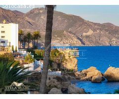 Villa Exótica: Un Refugio Moderno con Vistas Sublimes en Nerja