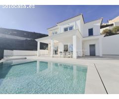 Villa con vistas al mar en Peñoncillo, Torrox Costa: ¡Descúbrela!