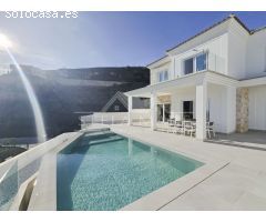 Villa con vistas al mar en Peñoncillo, Torrox Costa: ¡Descúbrela!