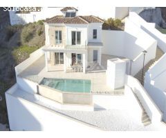 Villa con vistas al mar en Peñoncillo, Torrox Costa: ¡Descúbrela!