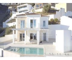 Villa con vistas al mar en Peñoncillo, Torrox Costa: ¡Descúbrela!