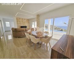 Villa con vistas al mar en Peñoncillo, Torrox Costa: ¡Descúbrela!