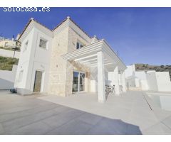 Villa con vistas al mar en Peñoncillo, Torrox Costa: ¡Descúbrela!