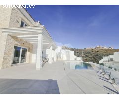 Villa con vistas al mar en Peñoncillo, Torrox Costa: ¡Descúbrela!