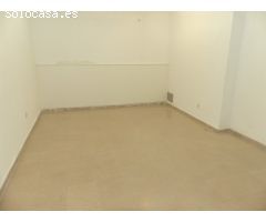 LOCAL COMERCIAL APTO PARA CUALQUIER NEGOCIO.