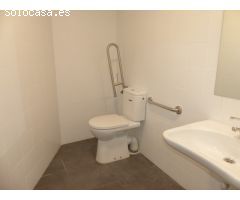 LOCAL COMERCIAL APTO PARA CUALQUIER NEGOCIO.