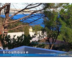 Casa reformada de una sola planta con vistas al mar