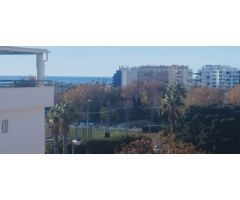 Espacioso Piso en Torre del Mar: 4Hab/2Baños, Piscina, Ascensor y Plaza de