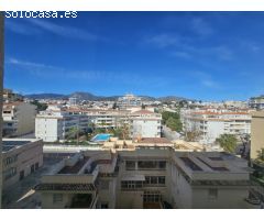 Vive frente al mar en Torremolinos! Piso exclusivo en primera línea de playa