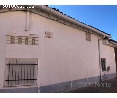 VENTA DE CASA DE PUEBLO y COCHERA EN LA ZONA CENTRO DEL CASAR 19170