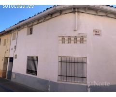 VENTA DE CASA DE PUEBLO y COCHERA EN LA ZONA CENTRO DEL CASAR 19170