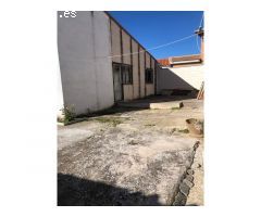 VENTA DE CASA DE PUEBLO y COCHERA EN LA ZONA CENTRO DEL CASAR 19170