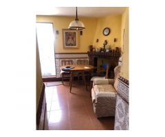 VENTA DE CASA DE PUEBLO y COCHERA EN LA ZONA CENTRO DEL CASAR 19170