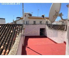 Casa con encanto andaluz con 4 habitaciones en el corazón de Estepona