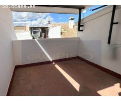 Dos propiedades unidas casa & local de 120m2 a 350 metros de la playa en el