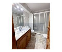 Dos propiedades unidas casa & local de 120m2 a 350 metros de la playa en el